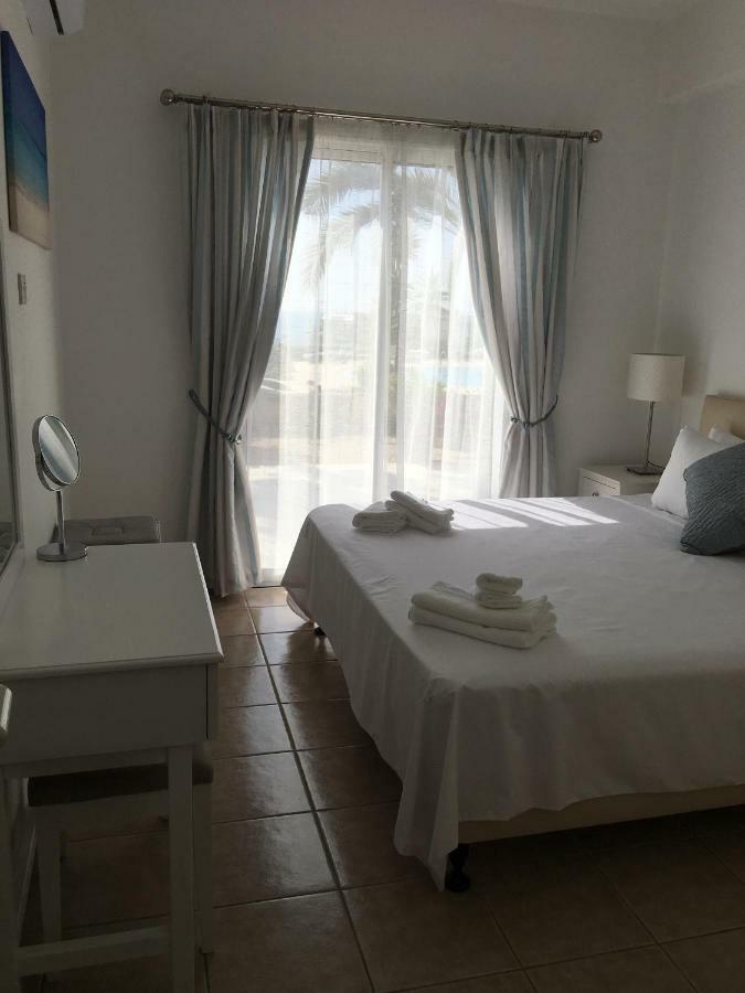 Kings Palace - Fabulous Pool-Side 2 Bed Apartment Paphos Exterior foto